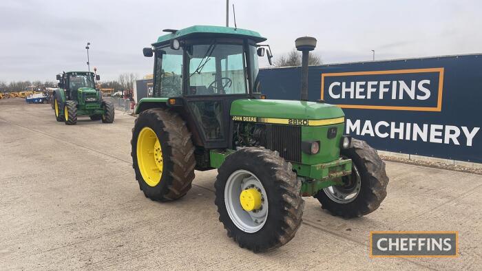 John Deere 2850 SG2 4wd Tractor c/w 16.9 R34 & 13.6 R24 wheels Reg. No. F282 FTT Ser. No. LO2850U650066L UNRESERVED LOT