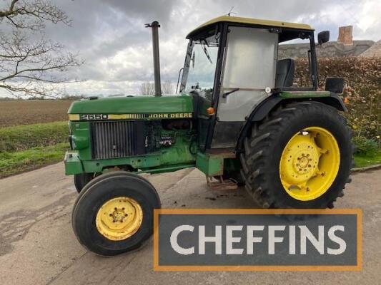 John Deere 2650 2wd Tractor c/w MC1 cab, 8 speed floor change, 16.9 R34 & 10.00x16, registration documents in office Reg. No. D670 NYD Ser. No. LO2650G608548