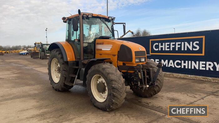 Renault 725RZ 4wd Tractor c/w front linkage, front pto (not fitted) Reg. No. T579 KPV Ser. No. H4422EA 4420043