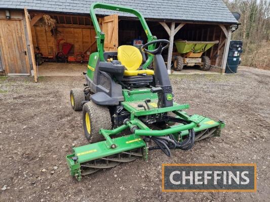 John Deere 8400 Commercial Triple Reel Mower c/w manual in office Hours: approx 225