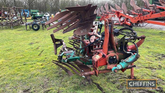 Kverneland LD85 4+1 Furrow Plough c/w press arm