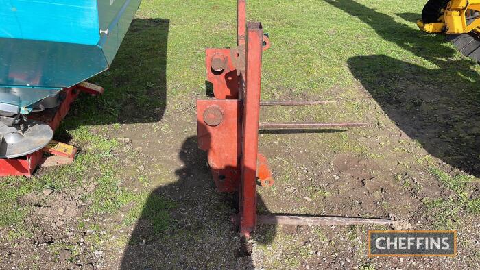 Manitou Bale Spike UNRESERVED LOT