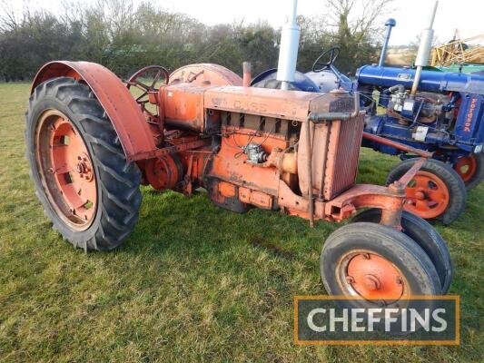 CASE CC rowcrop 4cylinder petrol/paraffin TRACTOR Serial No. 4202223 Fitted with a rear swinging drawbar