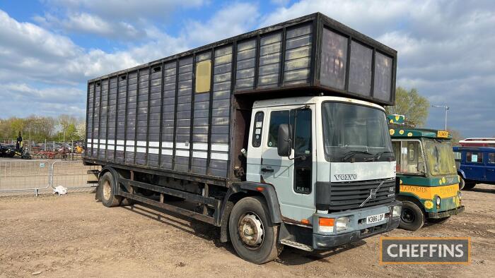 1995 Volvo FL6 Horsebox Reg. No. M386 LOP Chassis No. YBIE5A295B128197 In the current ownership for 18 years the straight 6 powered horsebox is described by the vendor as having a very good engine with good chassis with a faded maroon body. Offered for