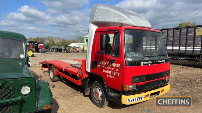 1999 Leyland Daf 45 7.5t Beavertail Lorry Reg. No. V945 EFV Chassis No. XLRAE45CEOL213873 Complete with ramps and in regular use up until February, the vendor states that this is a good useable vehicle that is free from rot. The MOT has just expired and t