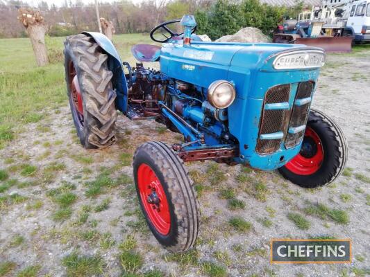 FORDSON Super Dexta diesel TRACTOR