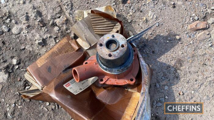 Case IH water pump, unused