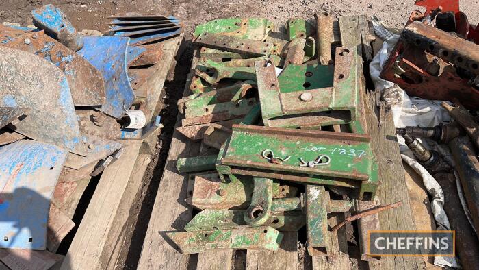 John Deere lift arms