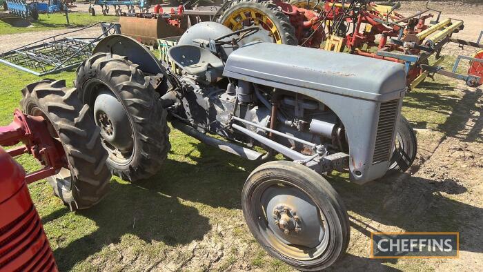 FERGUSON TEA-20 4cyl petrol TRACTOR