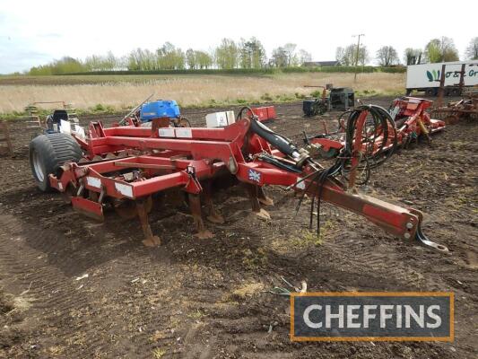 2011 Sumo Trio 3 trailed min-till cultivator with independent rear lift, transport wheels and rear linkage, 3m Ser. No. 1177