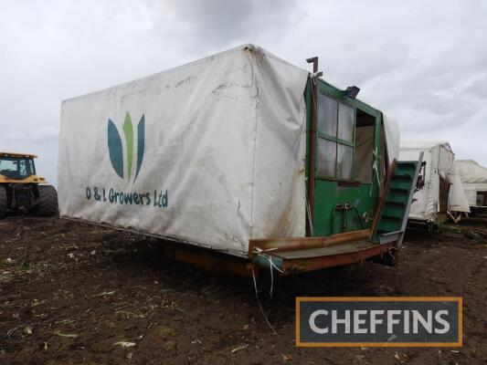 SELF-PROPELLED metal tracked HARVESTING RIG Fitted with front conveyor/elevator, hydraulic tail lift, winch and manual folding sides