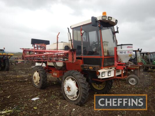 1989 BATEMAN Hi-Lo 4wd 4ws SELF-PROPELLED SPRAYER Fitted with 24m booms on 210/95 R44 wheels & tyres Reg. No. F384 NTA Ser. No. 89051 Hours: 11,458