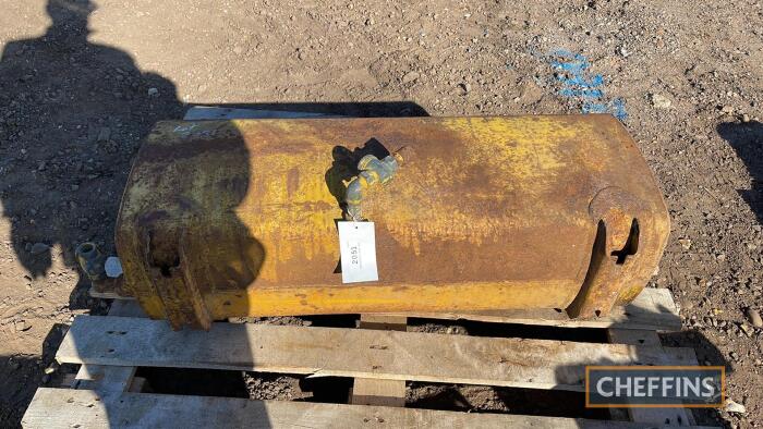 Caterpillar fuel tank