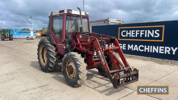 International 885XL 4wd Tractor c/w Quickie 2560 loader, No V5 Reg. No. HCJ 361X Ser. No. ZEBP52450