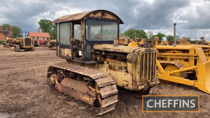 CATERPILLAR D4 4cylinder diesel CRAWLER TRACTOR Fitted with Leverton cab Serial No. 7U8002