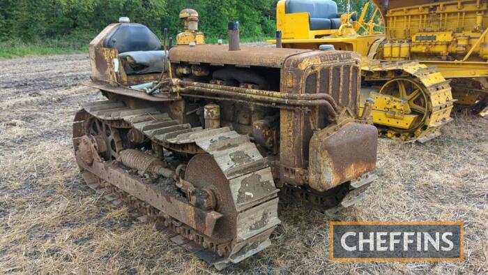 CATERPILLAR D4 4cylinder CRAWLER TRACTOR On 5 bottom roller track frame, external hydraulics Serial No. 5U13386