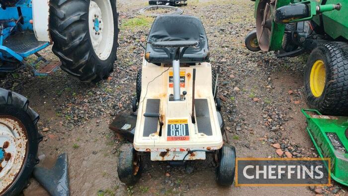 Yardman Easy Rider Ride on Mower UNRESERVED LOT