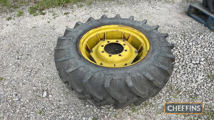 Single 13.6R28 wheel and tyre with 8stud centre