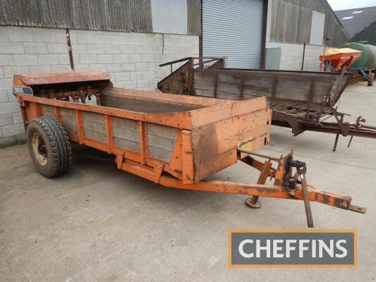 SKH trailed rear discharge muck spreader