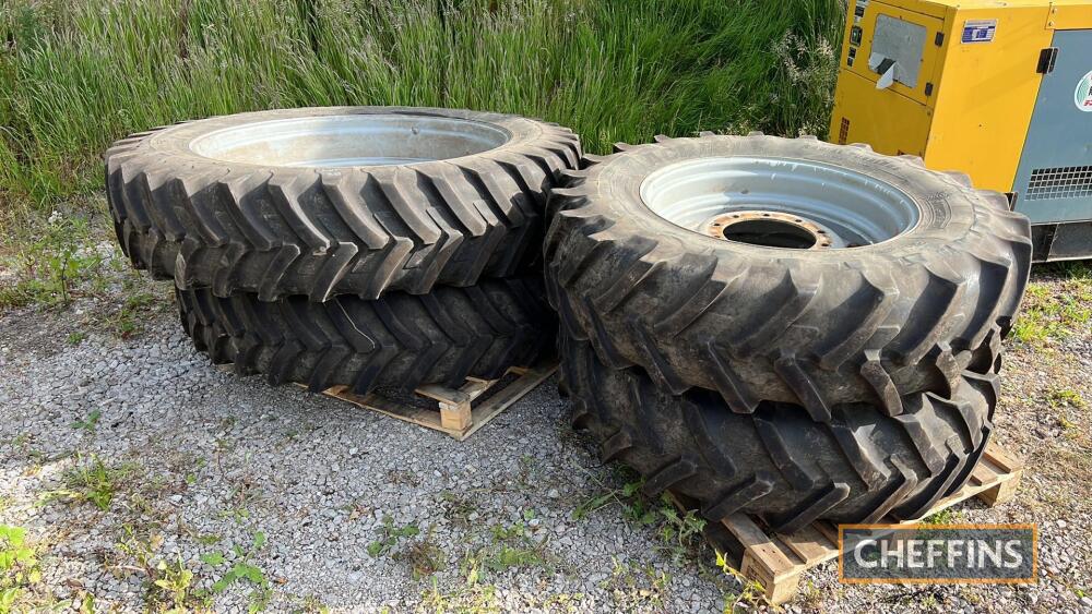 Set of 4 Michelin row crop wheels 380 90 R46 rears with 8 stud