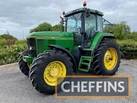 1993 John Deere 7700 Tractor c/w Power Shift, 20.8 R38 & 16.9 R28, originally supplied by Bruce Hopkins Ltd, vendor to supply registration documents Hours: approx 7200 Reg. No. L928 JBW Ser. No. RW7700P003179