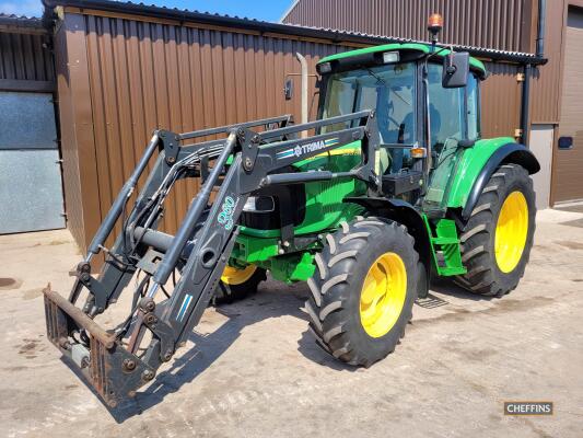 John Deere 6220 4wd Tractor c/w Trima 360 Power Loader 54 plate, registered 2005