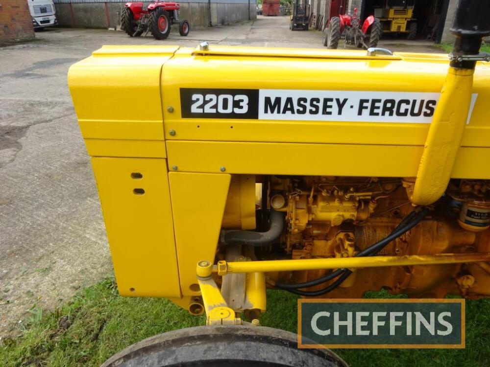 MASSEY FERGUSON 2203 Industrial diesel TRACTOR On Duramold 14.9/13-24 ...