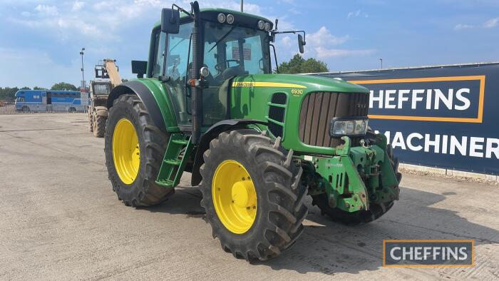 John Deere 6930 Tractor c/w 40k, Auto Quad Reg. No. SP09 BVS