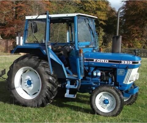 1986 FORD 3910 3 cylinder diesel TRACTOR Reg. No. D55 BJB Serial No. BB04529 This tractor (for sale due to bereavement) is described by the vendor as being in good overall condition having been stored under cover.