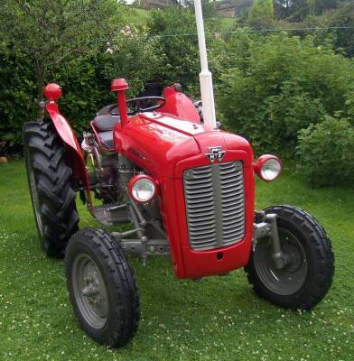 1964 MASSEY FERGUSON 35X 3 cylinder diesel TRACTOR Reg. No. TBC Serial No. SNM1903778 Described by the vendor as being in rally or show condition with many new parts including a reconditioned engine and new clutch, supplied with V5C documentation