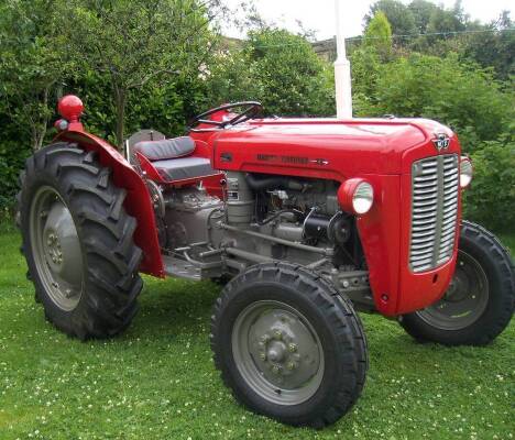1960 MASSEY FERGUSON 35 3 cylinder diesel TRACTOR Reg. No. BSV 982 Serial No. SNM187059 Described as being in rally or show order with many new parts fitted including a reconditioned engine, new clutch, injectors etc. Finished in two pack paint and suppli
