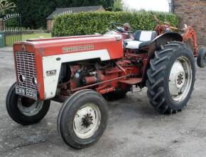 1970 INTERNATIONAL 276 4cylinder diesel TRACTOR Reg. No. EWW 695H Serial No. 3477 Originally supplied new by Tyson of Selby this exceptional example of the Bradford built model went straight onto a golf course and has been in enthusiasts hands for a long 