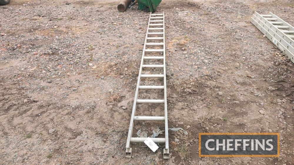 2 Stage Extendable Ladder with 16 rung ladder UNRESERVED LOT ATV's