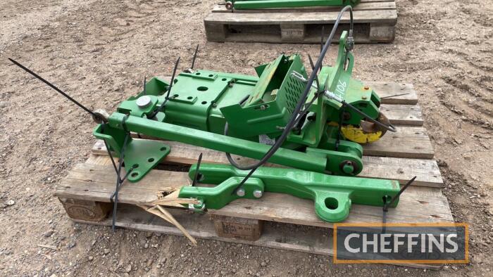 John Deere Hitch UNRESERVED LOT