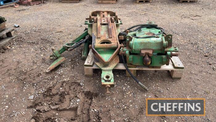 John Deere Pick up Hitch for JD 8000 series tractor UNRESERVED LOT