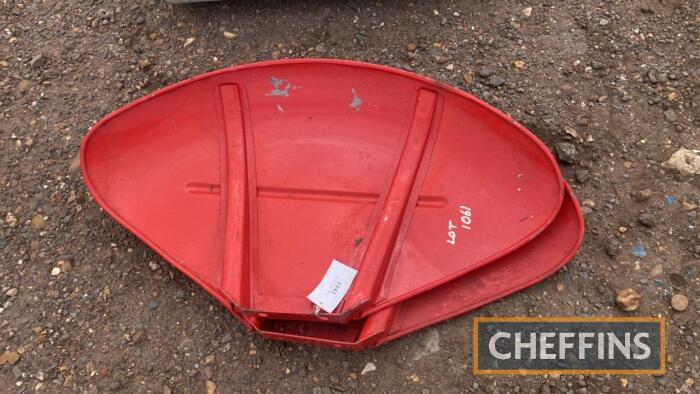 Set of Massey Ferguson 35/135 fenders