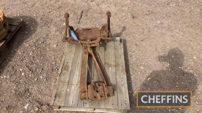 Auto pickup hitch Fordson Major DDN