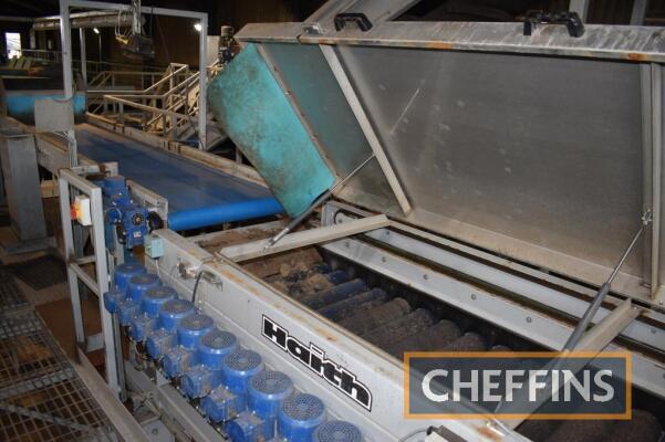 2020 Haith four-person inspection area with waste chutes and waste removal conveyor, includes standing gantry. Includes Haith 900mm wide 14 roller direct drive dry brush roller. Auto crop clearing device, hinged top cover, 5 step to gantry frame one side,