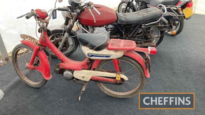 1973 Honda 49cc PC50 MOPED Reg. No. UEW 919L (expired) Frame No. PC502070582 Engine No. PC50E81076 The vendor reports the little Honda is a good runner and although the old style v5 does show one previous owner, it has remained in the same family sinc