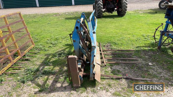 Push Off Buck Rake UNRESERVED LOT