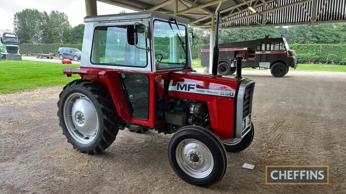 1979 MASSEY FERGUSON 550 diesel TRACTOR Reg. No. EAG 559T Serial No. TFG618527 A very well presented example with rear linkage, drawbar and PAS, showing 2,892 hours