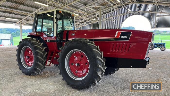 1982 INTERNATIONAL 3588 'Snoopy' 6cylinder diesel TRACTOR Reg. No. VBJ 29X Serial No. 2890001V14399 The vendor reports the tractor has recently benefited from new cladding in the cab and new tyres all round