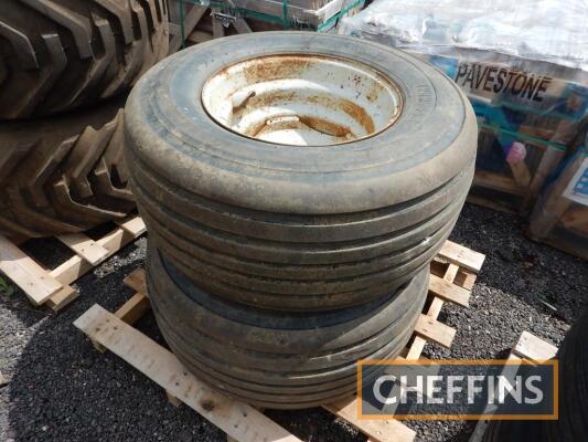 Pr. Trelleborg 400-17.5 front wheels and tyres with Ford 6stud centres