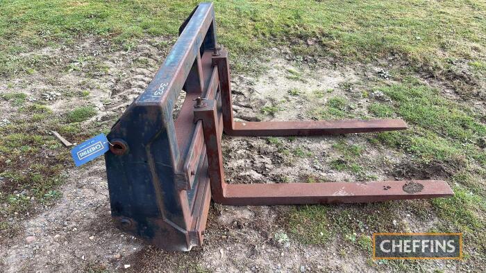 Loader Frame c/w pallet tines