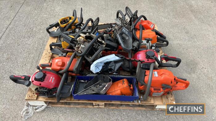 Qty chainsaws and hedge cutter for spares or repair