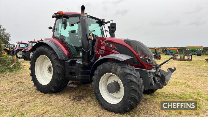 2018 VALTRA T234V 4wd TRACTOR Reg. No. YX18 EAY Serial No. YK5T234DOJS100028 Hours: 5,975