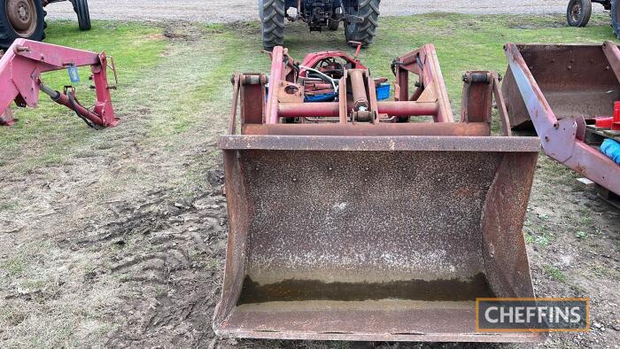 Massey Ferguson Front Loader c/w bucket and brackets off MF 240