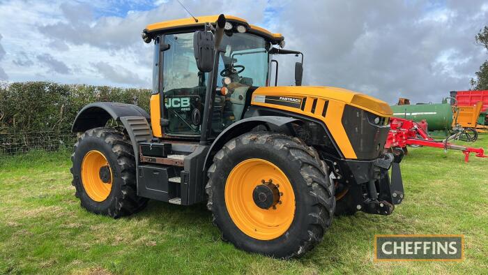 2015 JCB 4220 4wd TRACTOR Reg. No. AE65 XFR Serial No. JCB43X60J02184263 Hours: 8,019