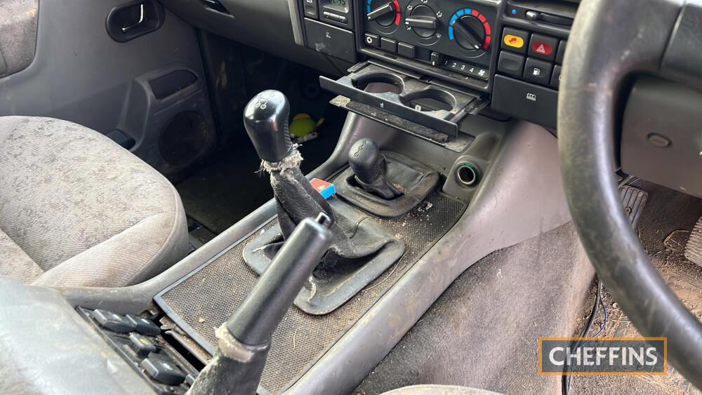 1999 LAND ROVER Discovery TD5 2495cc Auto diesel 4X4 Reg. No. V642 POB