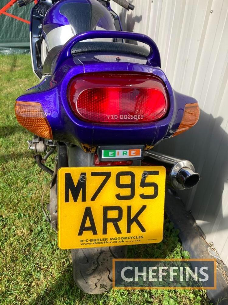 1994 582cc Kawasaki ZZR600 MOTORCYCLE Reg. No. M795 ARK 1994 582cc Kawasaki ZZR600 MOTORCYCLE Reg. No. M795 ARK